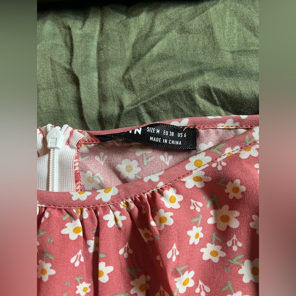 Dress - Picture 3 of 3